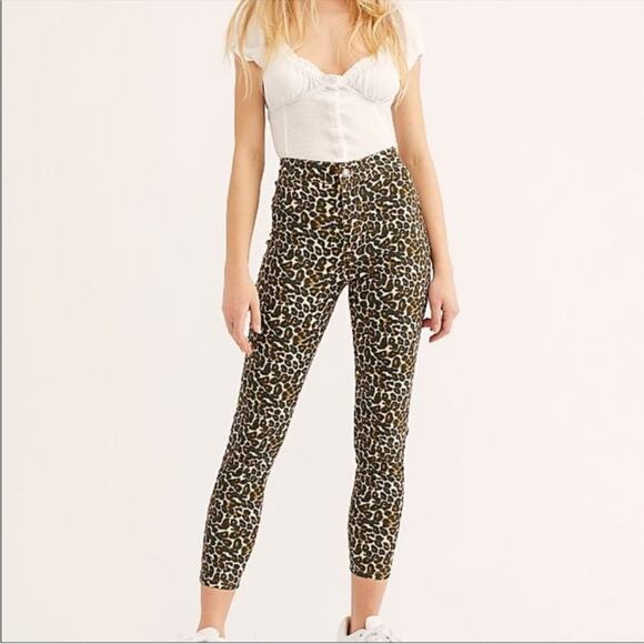 We The Free Leopard Print Jeans Size 25 - Picture 1 of 7